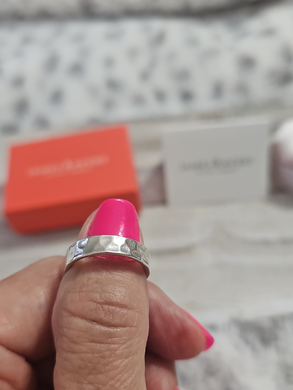 Authentic James Avery Hammered Band Ring – Size 8